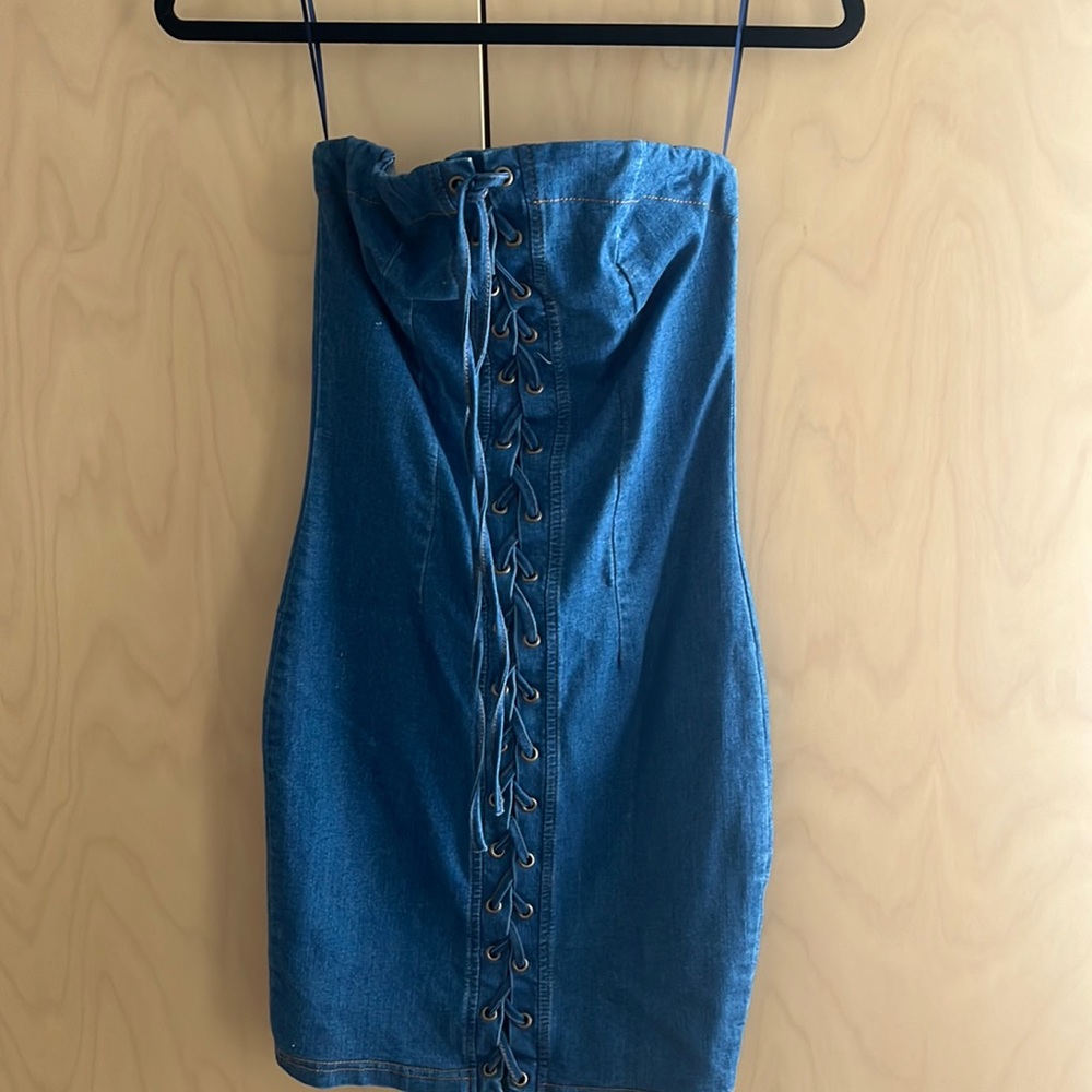 Denim, strapless, tight mini dress.